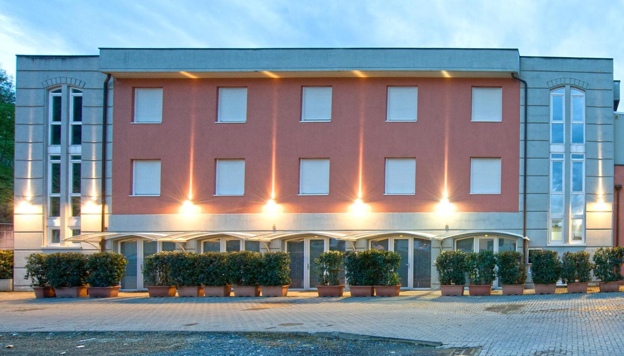 Hotel Il Viandante Терануова Брачолини Екстериор снимка