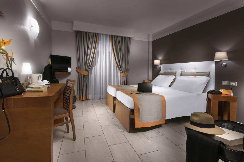 Hotel Il Viandante Терануова Брачолини Екстериор снимка