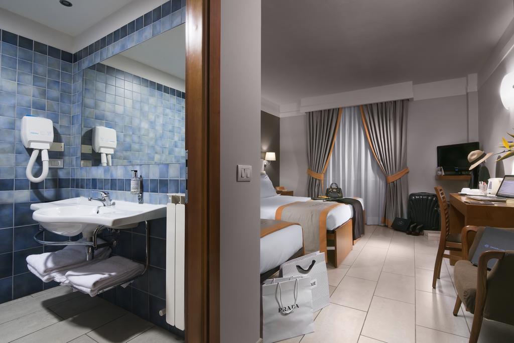 Hotel Il Viandante Терануова Брачолини Екстериор снимка
