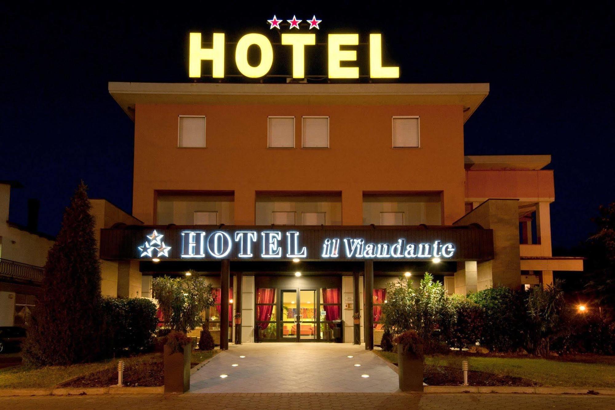Hotel Il Viandante Терануова Брачолини Екстериор снимка