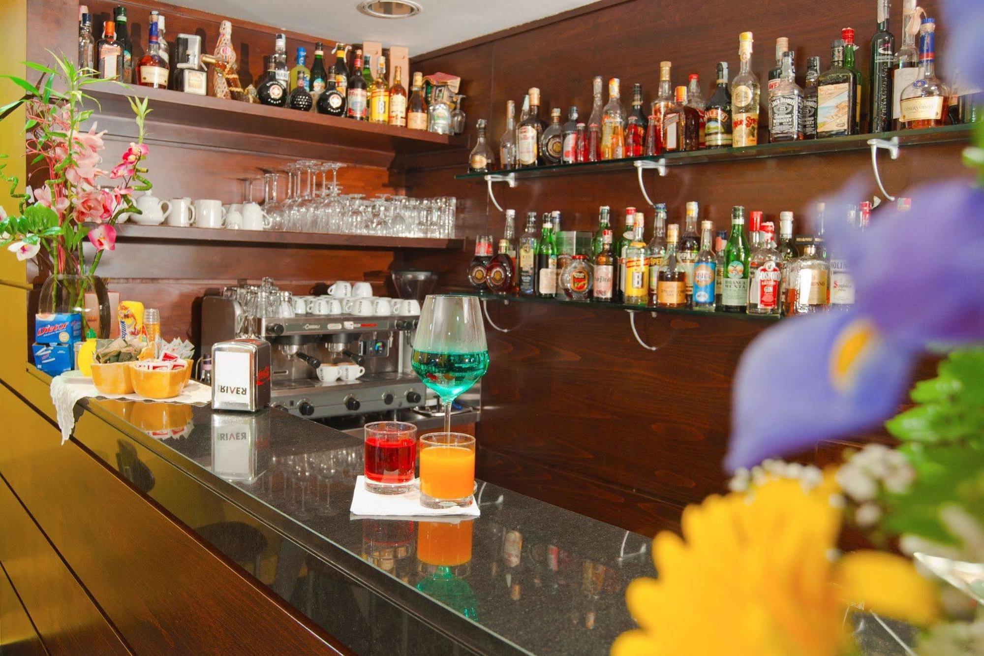Hotel Il Viandante Терануова Брачолини Екстериор снимка