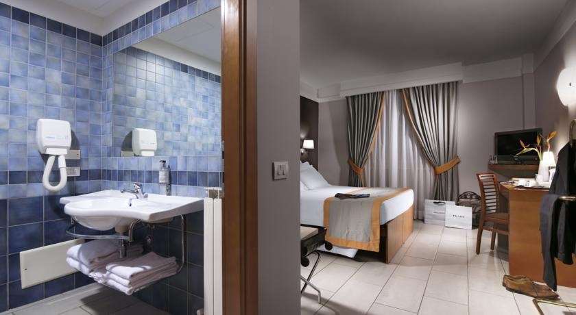 Hotel Il Viandante Терануова Брачолини Стая снимка